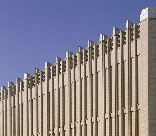 Facade Design of the Roter Turm Shopping Mall