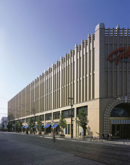 Facade Design of the Roter Turm Shopping Mall