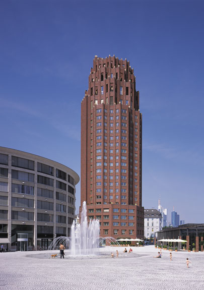 Mainplaza, Hochhaus am Deutschherrnufer 